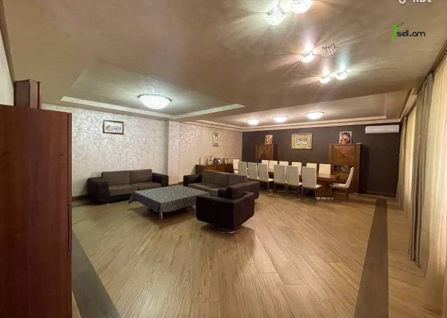 Երեք հարկանի տուն Արաբկիր 51-րդ փողոցում Արաբկիրում, 580 ք.մ., 3+ սանհանգույց