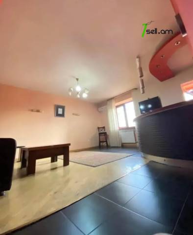 1 սենյականոց բնակարան Հալաբյան փողոցում, 40 քմ, 2/5 հարկ, կապիտալ վերանորոգված, քարե շենք