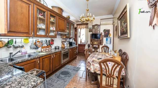 5 սենյականոց բնակարան նորակառույց շենքում Պուշկինի փողոցում, 200 քմ, 5/9 հարկ, 3+ սանհանգույց