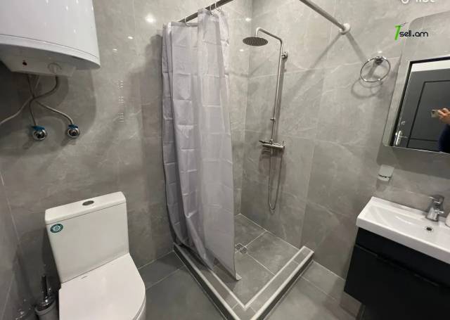 5 սենյականոց բնակարան նորակառույց շենքում Վարդանանց փողոցում, 121 քմ, 10/16 հարկ, 2 սանհանգույց