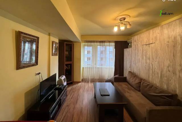 3 սենյականոց բնակարան Ծարավ Աղբյուր փողոցում, 72 քմ, նախավերջին հարկ, մի քանի պատշգամբ