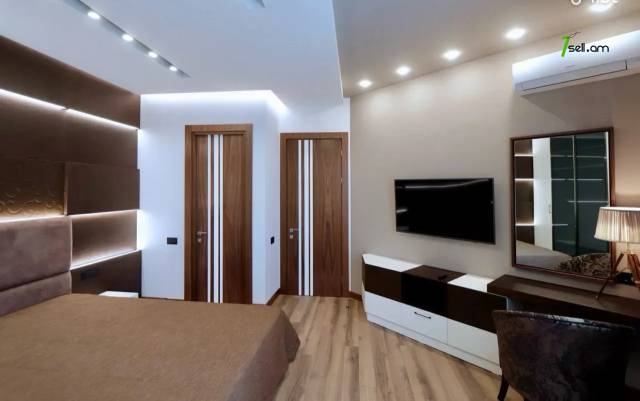 3 սենյականոց բնակարան Ազատության պողոտայում, 110 քմ, 2 սանհանգույց, բարձր առաստաղներ