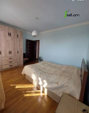 3 սենյականոց բնակարան Խաղաղ Դոնի փողոցում, 81 ք.մ., 3/9 հարկ, կապիտալ վերանորոգված