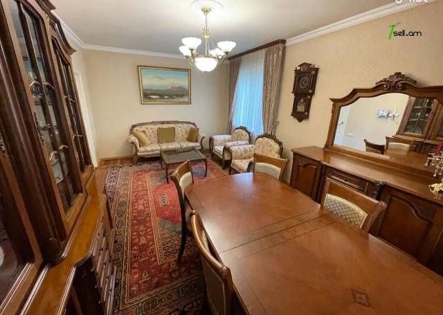 4 սենյականոց բնակարան, Սայաթ-Նովա թաղամաս, 100 քմ, 1/9 հարկ, 2 սանհանգույց, կոսմետիկ վերանորոգում