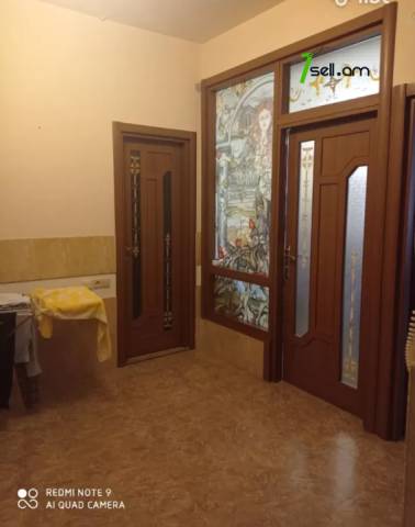 3 սենյականոց բնակարան նորակառույց շենքում Անտառային փողոցում, 107 ք.մ., 1/5 հարկ, 2 սանհանգույց