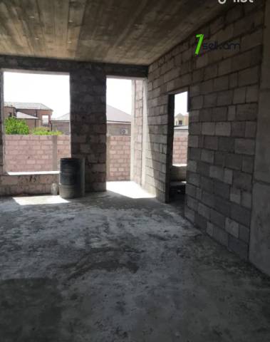 Երեք հարկանի տուն, Գ-1 թաղամաս Աջափնյակում, 280 քմ, 3+ սանհանգույց