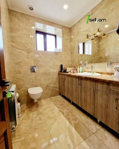 Չորս հարկանի տուն Առինջի 21-րդ փողոցում Առինջում, 950 քմ, 3+ սանհանգույց