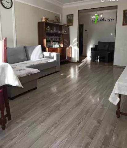 4 սենյականոց բնակարան, Սախարովի հրապարակ, 76 ք.մ., եվրովերանորոգված