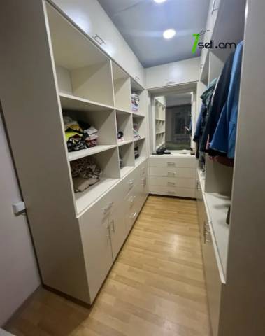 2 սենյականոց բնակարան Արամ Խաչատրյանի փողոցում, 50 քմ, 9/13 հարկ, դիզայներական ոճով վերանորոգված