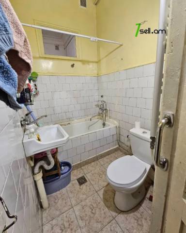 3 սենյականոց բնակարան Ղազարոս Աղայան փողոցում, 100 ք.մ., բարձր առաստաղներ, 1/4 հարկ