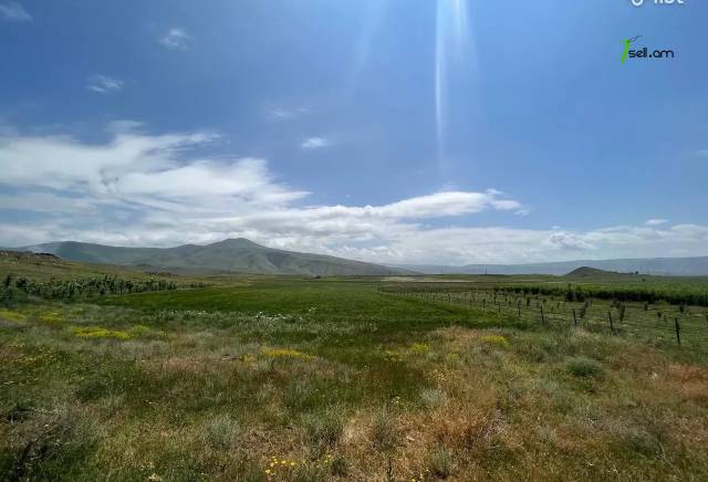 Հողատարածք բնակելի շինությունների համար Աբովյանում, 9500 ք.մ.