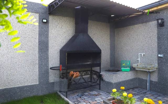 Մեկ հարկանի քարե թաունհաուզ Ադմիրալ Իսակովի պողոտայում Մալաթիա Սեբաստիայում, 100 քմ, 2 սանհանգույց