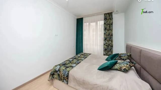 3 սենյականոց բնակարան նորակառույց շենքում, Улица Адонца, 100 քմ, նախավերջին հարկ, 2 սանհանգույց