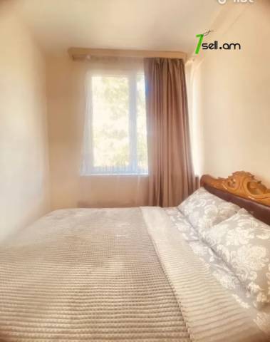 3 սենյականոց բնակարան Կոմիտասի պողոտայում, 68 քմ, նախավերջին հարկ, եվրովերանորոգված, քարե շենք