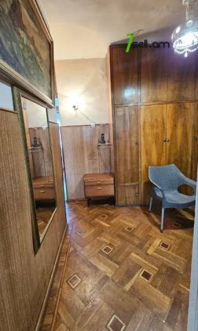 3 սենյականոց բնակարան Գյուլիքեխվյան փողոցում, 77 քմ, կոսմետիկ վերանորոգում, քարե շենք