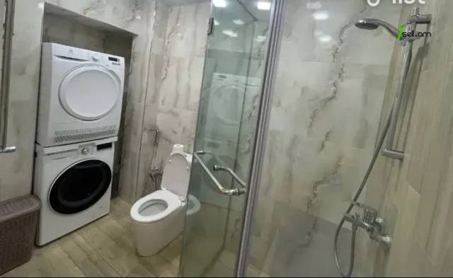 3 սենյականոց բնակարան Վիկտոր Համբարձումյանի փողոցում, 92 ք.մ., 2/5 հարկ, կապիտալ վերանորոգված