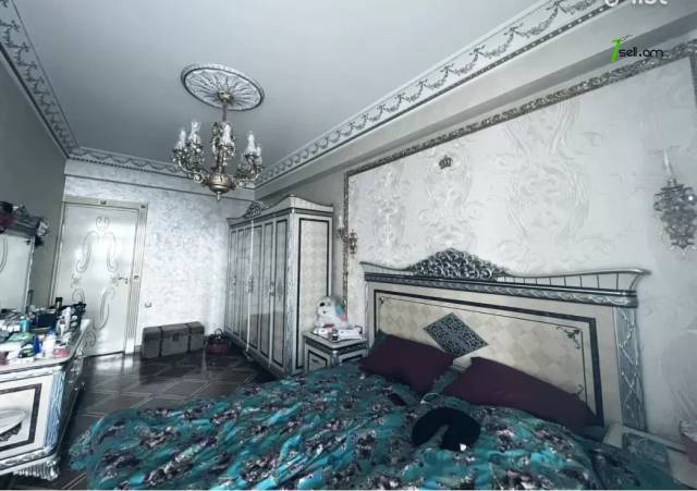 5 սենյականոց բնակարան նորակառույց շենքում Եկմալյան փողոցում, 200 ք.մ., 2 սանհանգույց