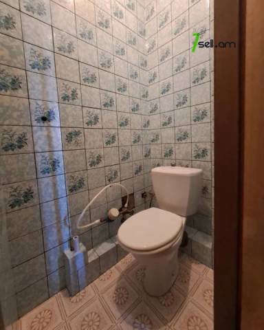 4 սենյականոց բնակարան Երվանդ Քոչարի փողոցում, 85 ք.մ., 2 սանհանգույց