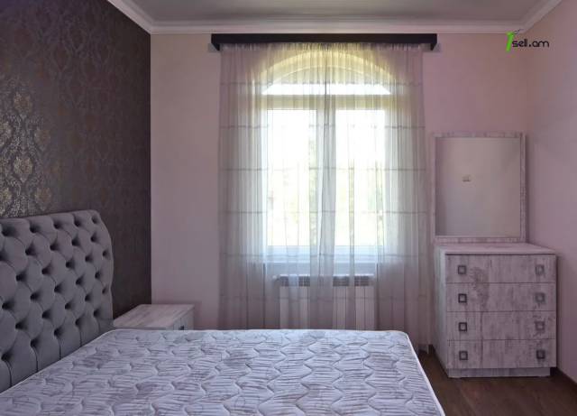 5 սենյականոց բնակարան Տերյան փողոցում, 125 ք.մ., 2 սանհանգույց, դիզայներական ոճով վերանորոգված