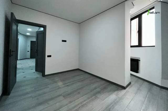 3 սենյականոց բնակարան, Նորաշեն թաղամաս, 80 քմ, 12/16 հարկ, 2 սանհանգույց, մի քանի պատշգամբ