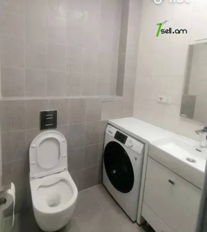2 սենյականոց բնակարան Աբովյան փողոցում, 42 ք.մ., բարձր առաստաղներ, 4/7 հարկ