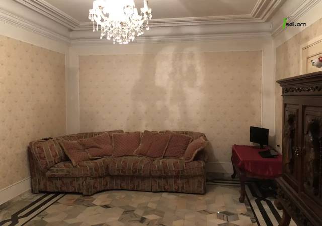 Երեք հարկանի քարե տուն Այասի փողոցում կենտրոնում, 200 ք.մ., 3+ սանհանգույց, կապիտալ վերանորոգված