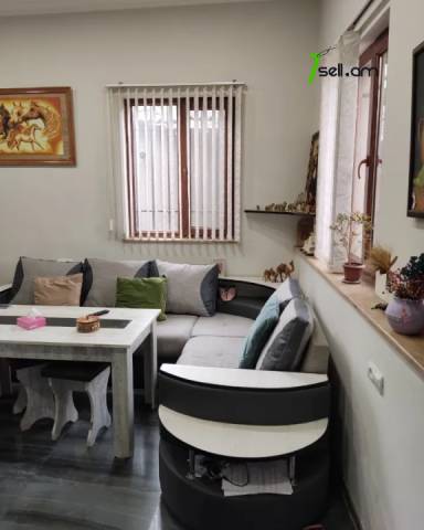 Մեկ հարկանի քարե տուն Մամիկոնյանց փողոցում Արաբկիրում, 175 ք.մ., 2 սանհանգույց, կապիտալ վերանորոգված