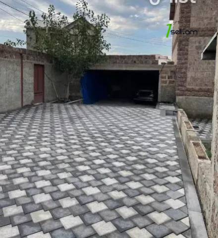 Երկու հարկանի քարե տուն Արաբկիր փողոցում Աջափնյակում, 270 ք.մ., 3+ սանհանգույց, կապիտալ վերանորոգված
