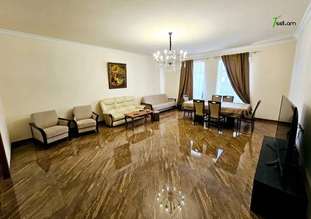 Երեք հարկանի քարե տուն Բագրևանդի փողոցում Նոր Նորքում, 1560 ք.մ., 3+ սանհանգույց