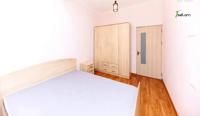 2 սենյականոց բնակարան նորակառույց շենքում Նիկողայոս Ադոնցի փողոցում, 45 ք.մ., բարձր առաստաղներ