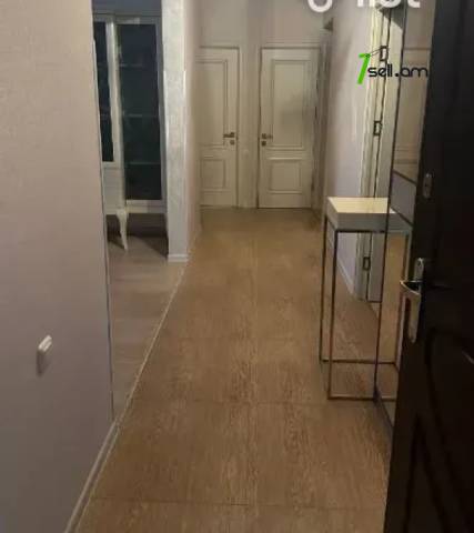 4 սենյականոց բնակարան Սարյանի փողոցում, 106 ք.մ., բարձր առաստաղներ, կապիտալ վերանորոգված, քարե շենք