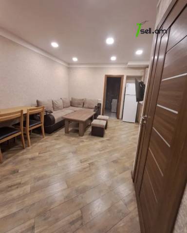 2 սենյականոց բնակարան Մխիթար Հերացի փողոցում, 50 ք.մ., 1/5 հարկ, եվրովերանորոգված, քարե շենք