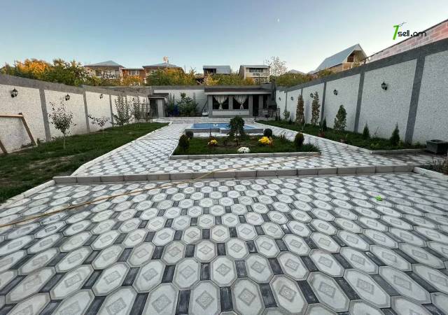 Երեք հարկանի քարե տուն 16-րդ փողոցում Ձորաղբյուրում, 550 ք.մ., 3+ սանհանգույց, եվրովերանորոգված