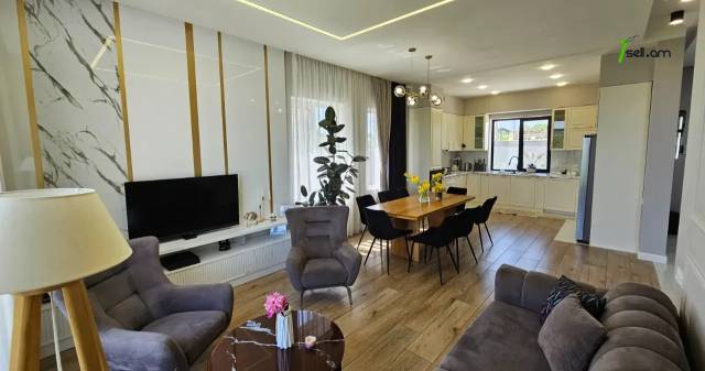 Երեք հարկանի քարե տուն, Avan-Arinj Առինջում, 800 քմ, 3+ սանհանգույց, կապիտալ վերանորոգված