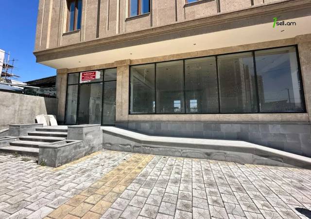 3 սենյականոց բնակարան նորակառույց շենքում Մելքումովի փողոցում, 61 ք.մ., 2/4 հարկ