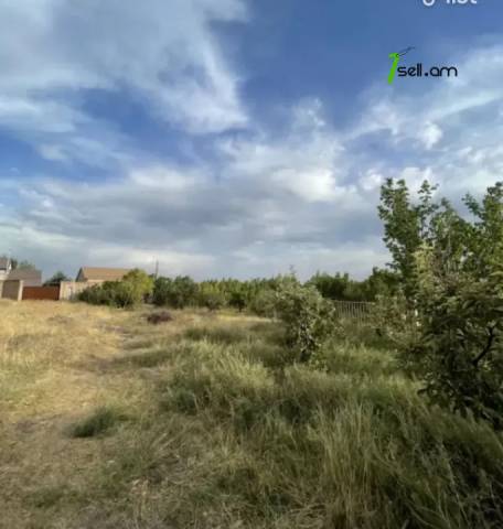 Հողատարածք բնակելի շինությունների համար Զովունիում, 1600 ք.մ.