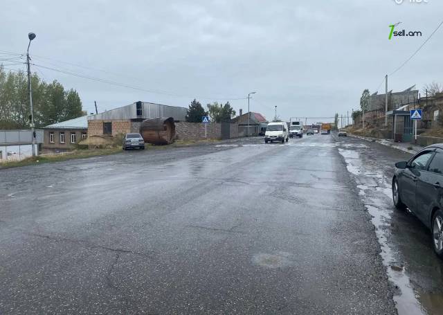 Բազմաֆունկցիոնալ գույք 3-րդ փողոցում Մայակովսկիում, 500 ք.մ.