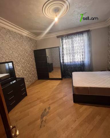 Երկու հարկանի քարե տուն, Թբիլիսյան խճուղի Քանաքեռ Զեյթունում, 900 ք.մ., 3+ սանհանգույց