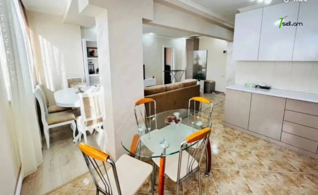 2 սենյականոց բնակարան Արամ Խաչատրյան փողոցում, 49 քմ, 9/13 հարկ, դիզայներական ոճով վերանորոգված