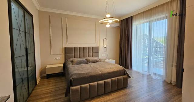 Երեք հարկանի քարե տուն, Avan-Arinj Առինջում, 800 քմ, 3+ սանհանգույց, կապիտալ վերանորոգված