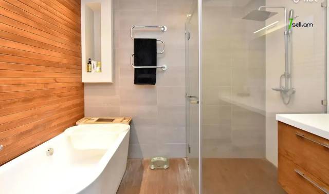 3 սենյականոց բնակարան նորակառույց շենքում Կոմիտասի պողոտայում, 106 ք.մ., բարձր առաստաղներ