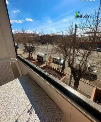4 սենյականոց բնակարան Էրեբունու փողոցում, 104 ք.մ., 3/5 հարկ, բարձր առաստաղներ