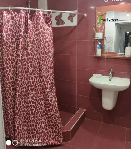 4 սենյականոց բնակարան Կենտրոնական փողոցում, 106 ք.մ., 2 սանհանգույց, 7/16 հարկ, եվրովերանորոգված