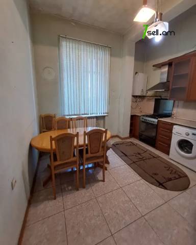 3 սենյականոց բնակարան նորակառույց շենքում Նար–Դոսի փողոցում, 70 ք.մ., կապիտալ վերանորոգված