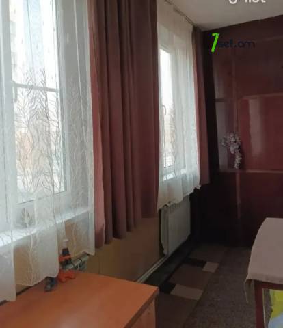 3 սենյականոց բնակարան Ծովակալ Իսակովի պողոտայում, 78 ք.մ., 3/9 հարկ, մի քանի պատշգամբ