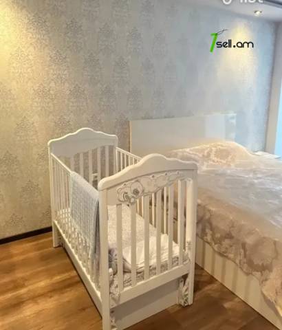 3 սենյականոց բնակարան Մոլդովական փողոցում, 82 ք.մ., 3/5 հարկ, կապիտալ վերանորոգված, քարե շենք