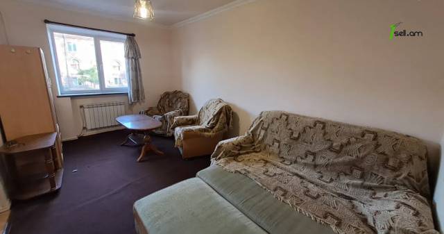 1 սենյականոց բնակարան Արշակունյաց պողոտայում, 40 քմ, 3/5 հարկ, կոսմետիկ վերանորոգում, քարե շենք