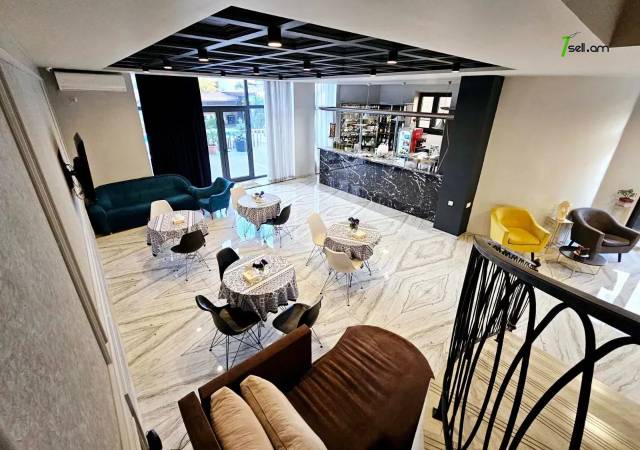 Երեք հարկանի քարե տուն Նար-Դոսի փողոցում կենտրոնում, 1510 ք.մ., 3+ սանհանգույց, կապիտալ վերանորոգված