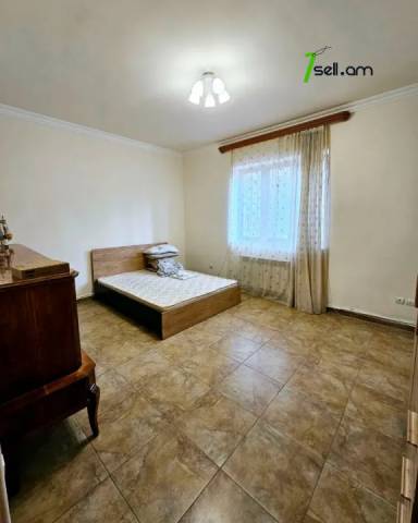 Երեք հարկանի քարե տուն Բագրևանդի 44-րդ փողոցում Նոր Նորքում, 1340 ք.մ., 3+ սանհանգույց