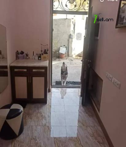 Երեք հարկանի քարե տուն Արաբկիրում, 300 ք.մ., 3+ սանհանգույց, մասնակի վերանորոգում